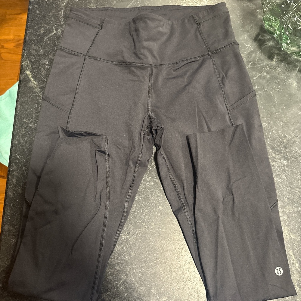 Lululemon women’s black workout leggings
